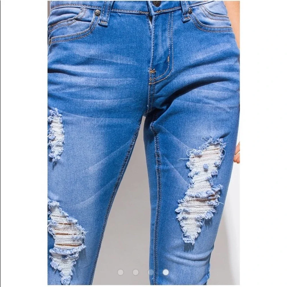 LT BLUE DENIM MID RISE DISTRESSED SKINNY JEANS-Sz 9Jr